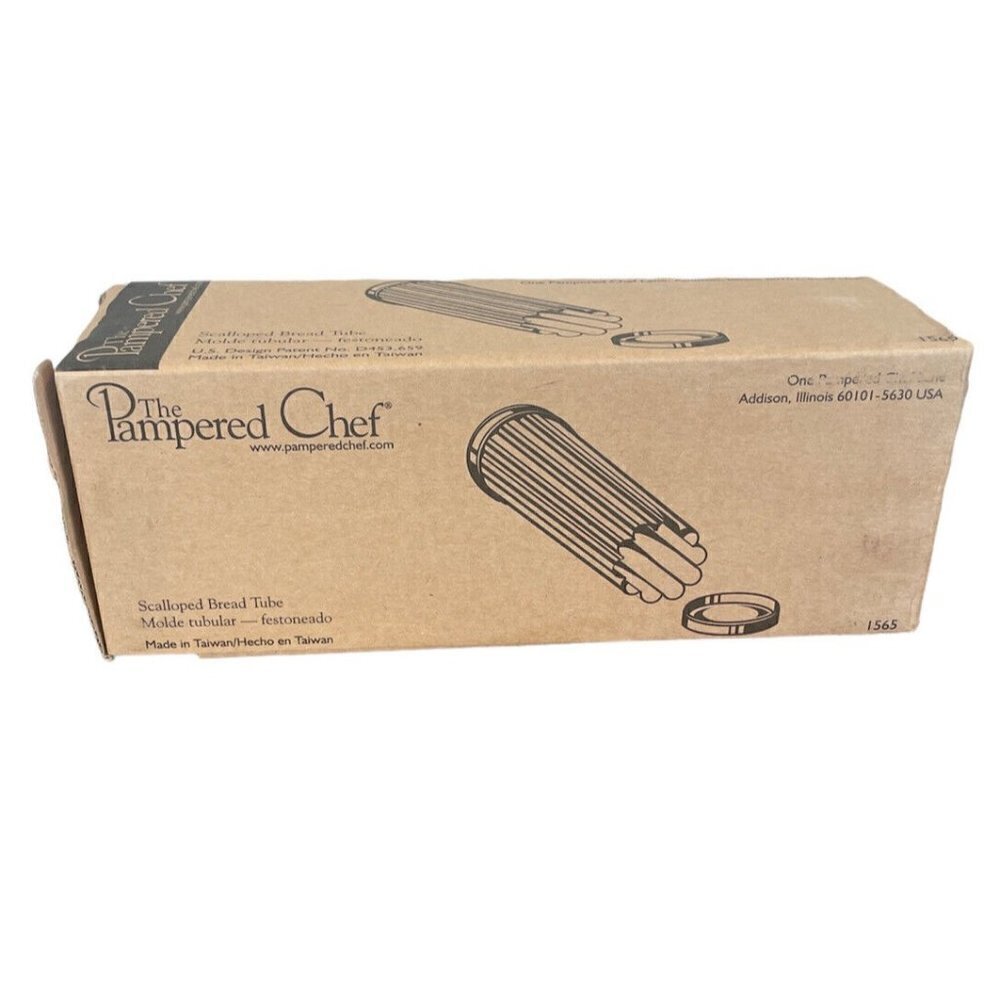 Pampered Chef Scalloped Bread Tube #1565 Loaf Pan